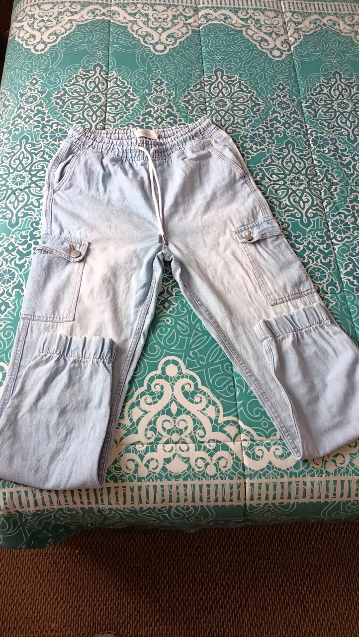 Blusa blanca y pantalón dama - 2