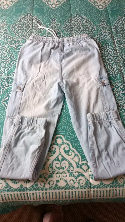 Blusa blanca y pantalón dama - miniatura 3