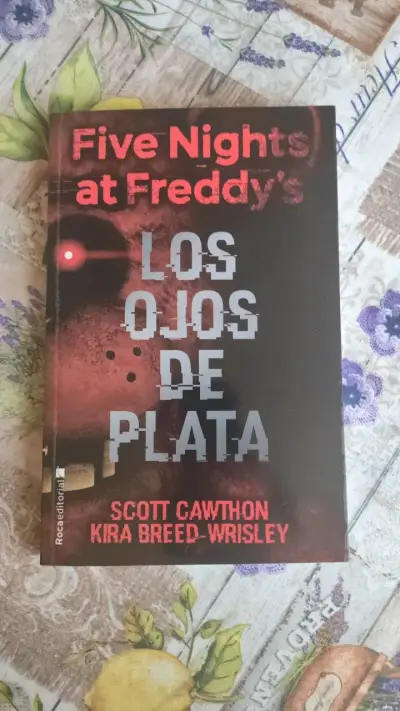 Libro Five Nights at Freddy's: Los Ojos de Plata - miniatura 1