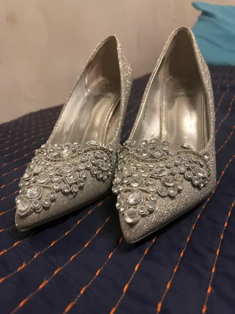 Zapatos de tacón alto plateados con brillo Weide - 5