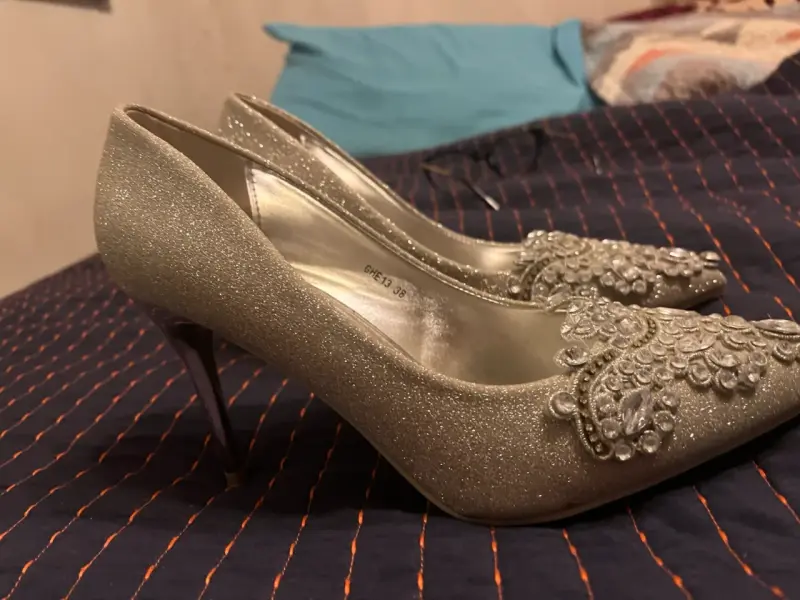 Zapatos de tacón alto plateados con brillo Weide - 6