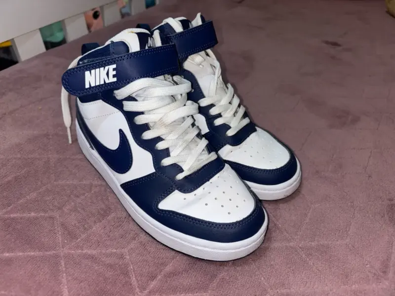 Zapatillas deportivas Nike blancas y azules - 1