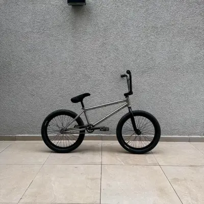 Se vende o se permuta Bmx WTP justice 2020 - miniatura 1