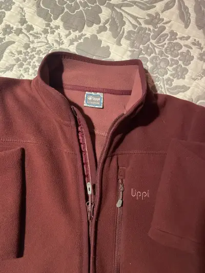 Chaqueta polar burdeo Uppí con cierre - miniatura 2
