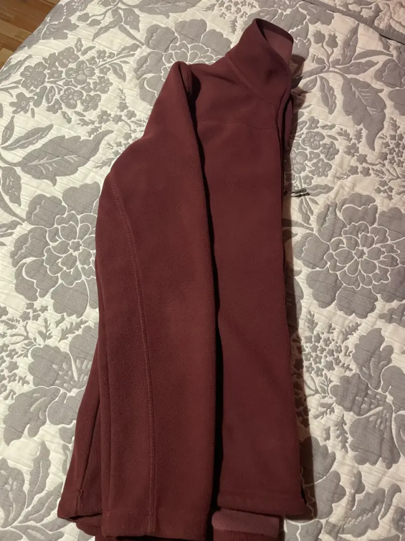 Chaqueta polar burdeo Uppí con cierre - 4