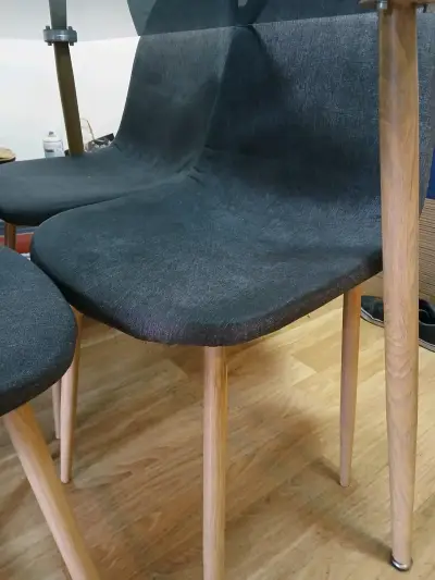Juego de comedor con 4 sillas y mesa de vidrio - miniatura 3