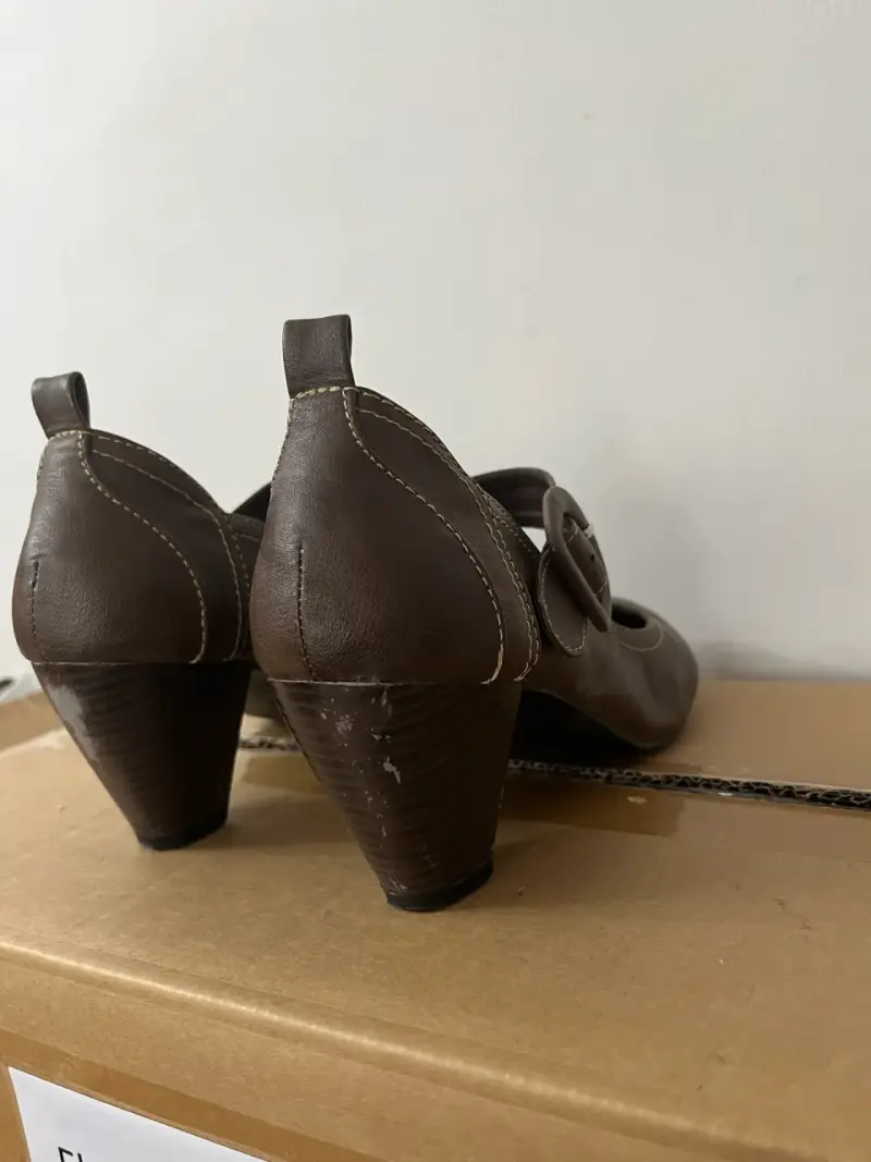 Zapatos de tacón marrones con hebilla - 3