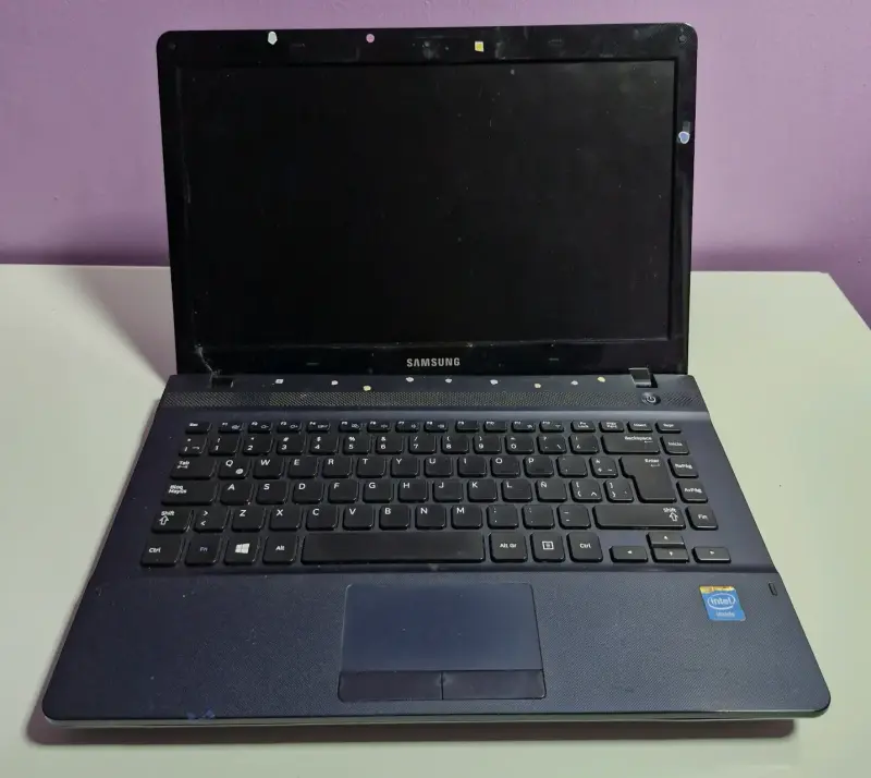 Notebook Samsung NP270E4E para repuestos - 1
