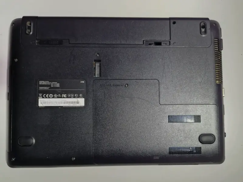 Notebook Samsung NP270E4E para repuestos - 4