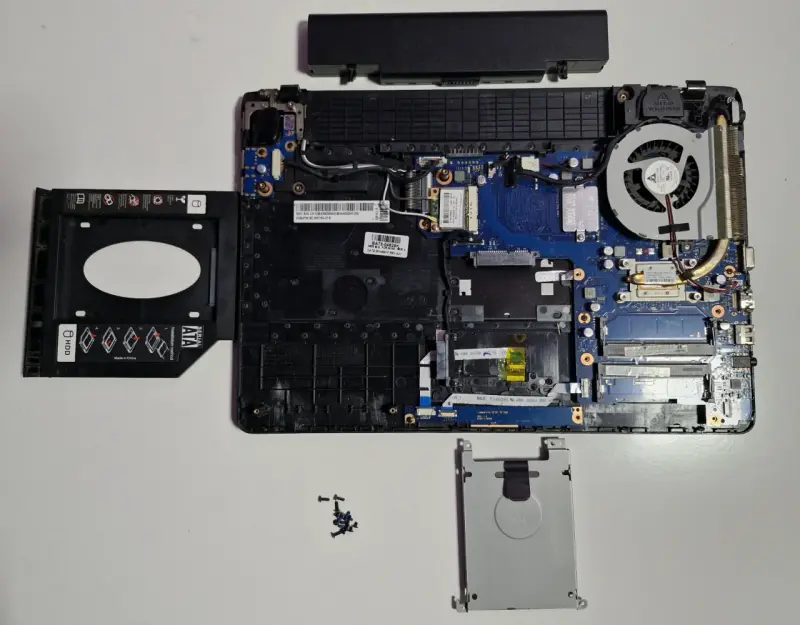 Notebook Samsung NP270E4E para repuestos - 5
