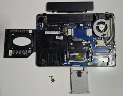 Notebook Samsung NP270E4E para repuestos - miniatura 5