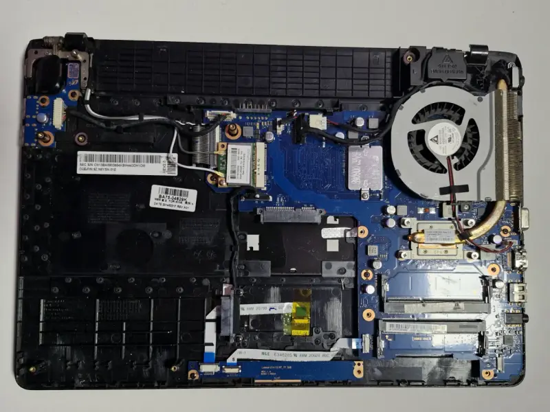 Notebook Samsung NP270E4E para repuestos - 6