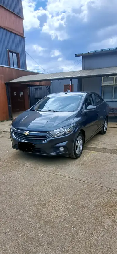 Chevrolet gris en buen estado - miniatura 1