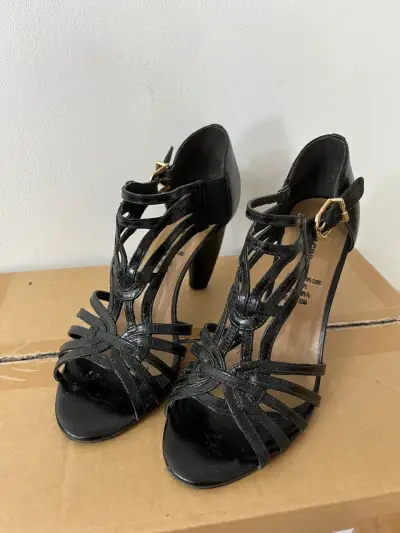 Sandalias de Tacón Negro Ferracini Elegantes - miniatura 1