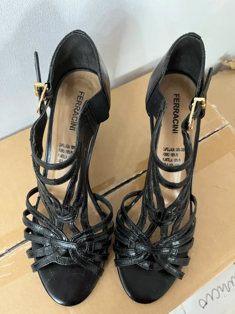 Sandalias de Tacón Negro Ferracini Elegantes - 3
