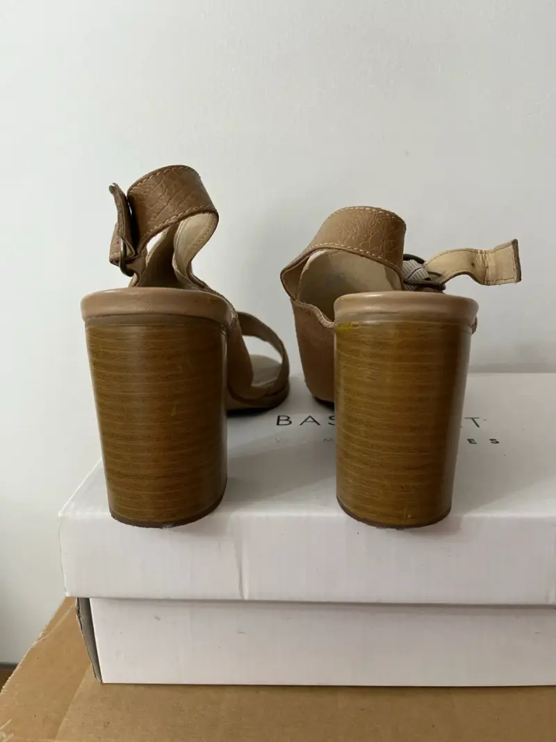 Sandalias de tacón alto color beige - 3