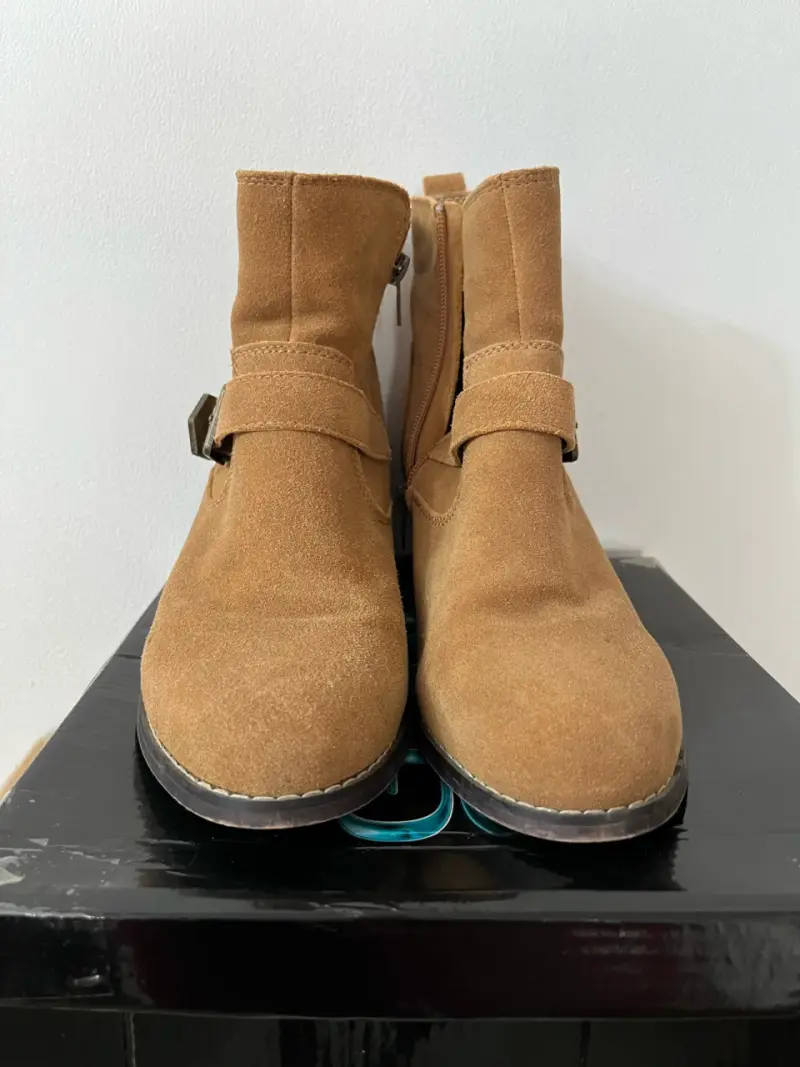 Botines de gamuza camel con hebilla Gotta talla 38 - 3