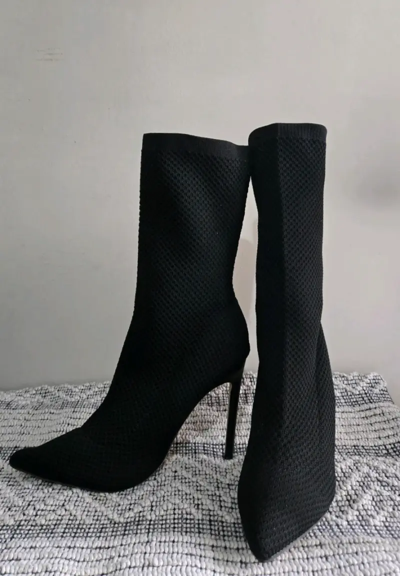 Botas negras de tacón alto para mujer - 1