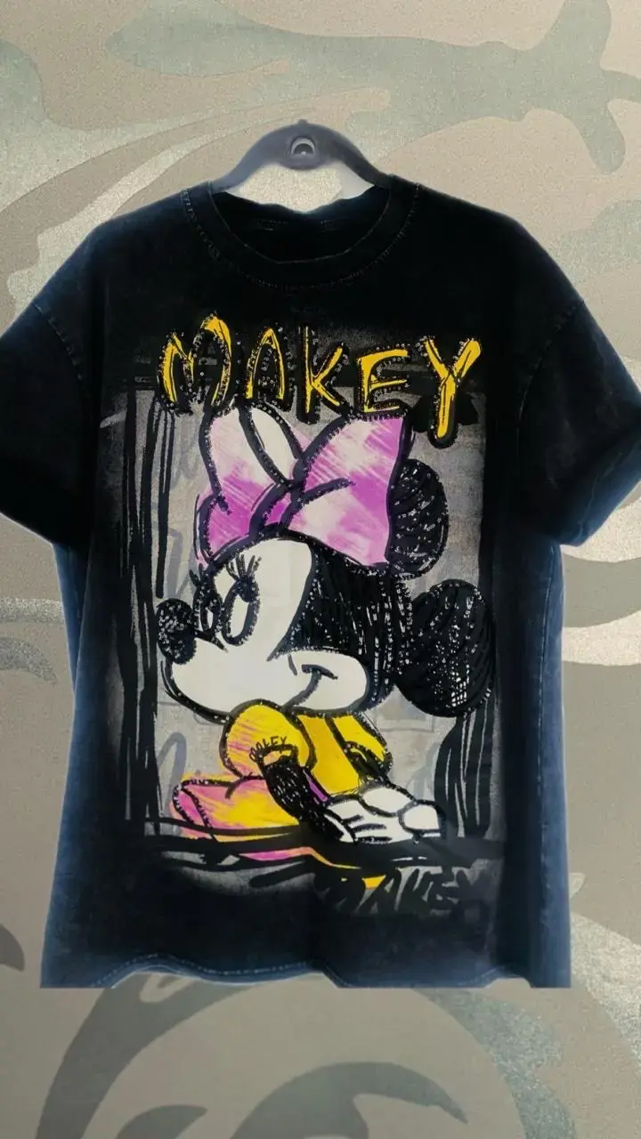 Polera con diseño de personaje animado - 3