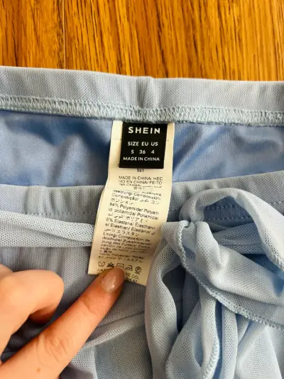 Falda short corta azul con volantes Shein - miniatura 4