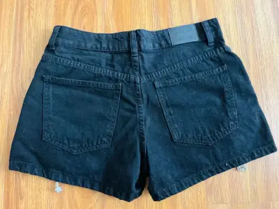 Shorts negros con cordones laterales Emilia Dores - miniatura 5
