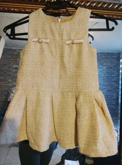 Vestido de niña elegante con chaqueta de peluche - miniatura 1