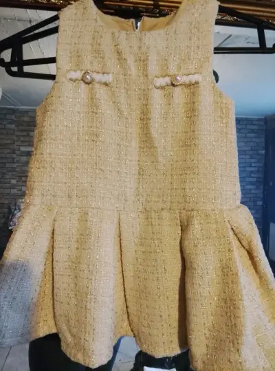 Vestido de niña elegante con chaqueta de peluche - miniatura 2