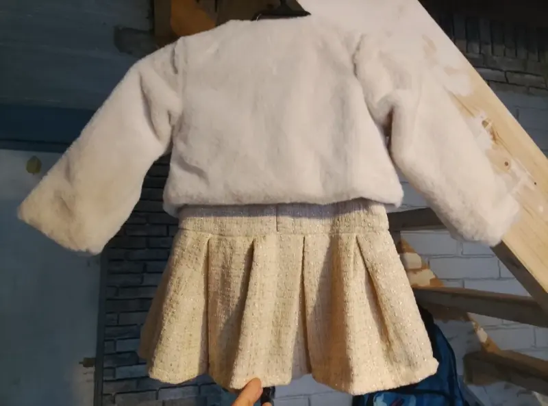Vestido de niña elegante con chaqueta de peluche - 4