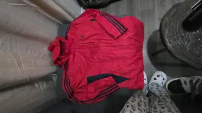 Chaqueta deportiva roja Adidas - miniatura 2