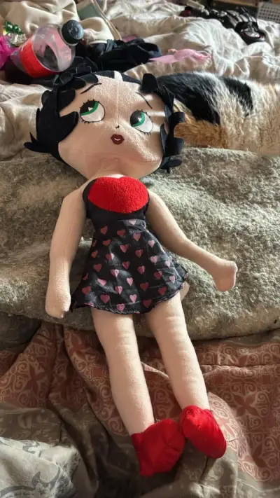 Peluche de la betty buu - miniatura 1