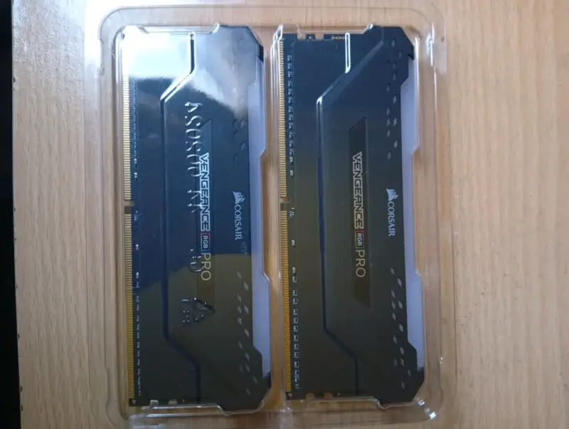 Memoria RAM Corsair Vengeance RGB Pro 64GB DDR4 - 4