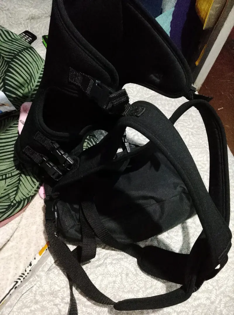 Portabebés ergonómico negro Cosco - 2