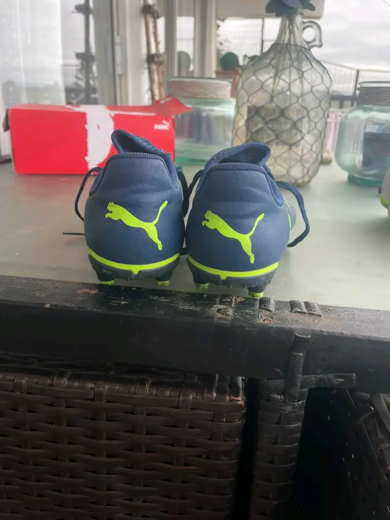 Botines de fútbol puma - 2