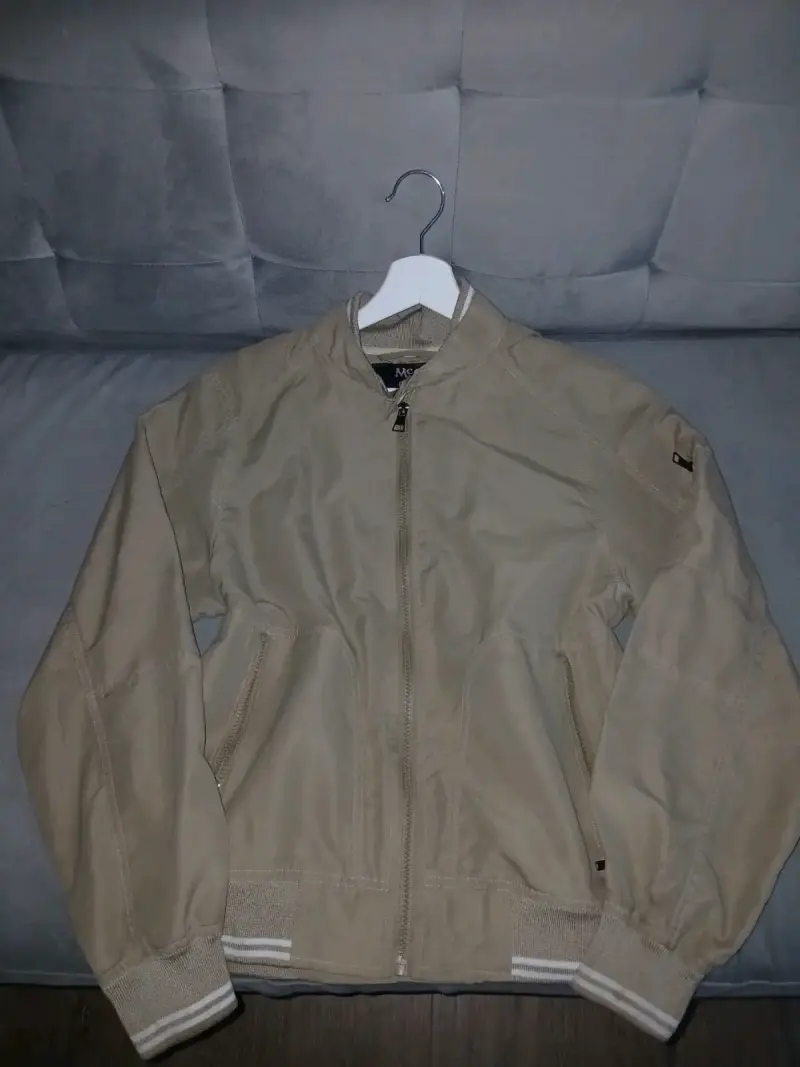 Chaqueta beige simple