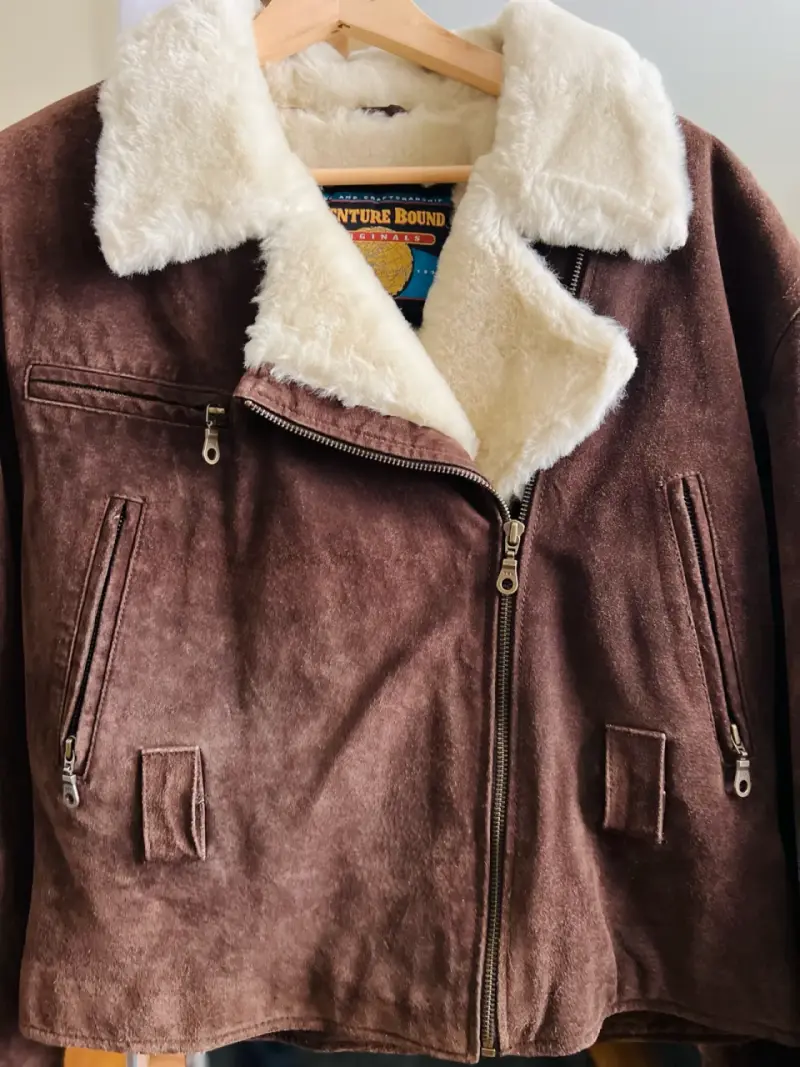 Chaqueta de gamuza marrón con forro de piel sintética - 2