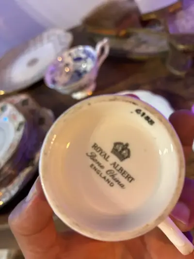 Juego de té Royal Albert con diseño floral - miniatura 2