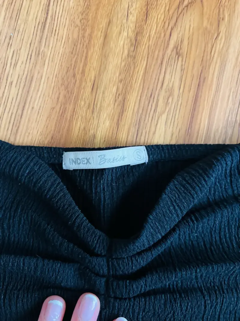 Top negro con volantes Index Basics - 2