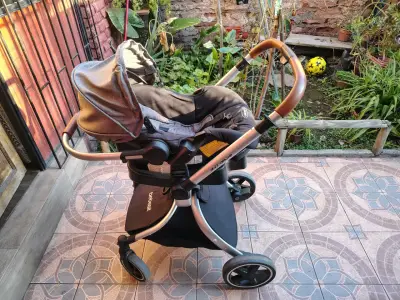 Coche de bebé Bebesit con silla desmontable - miniatura 1