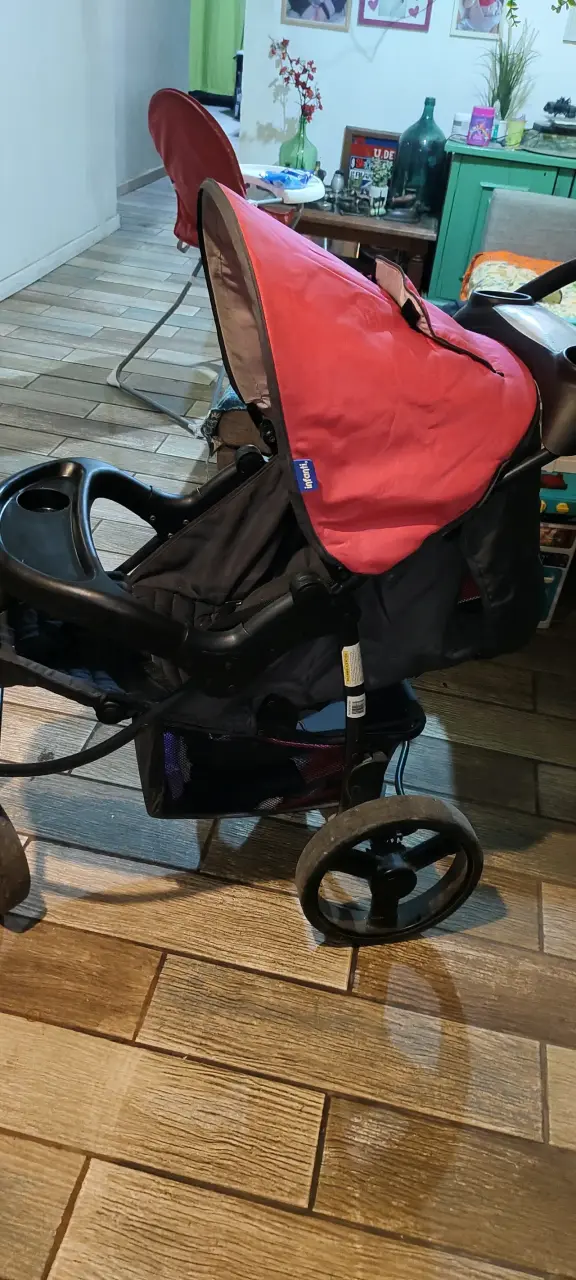 Coche de bebé Infanti plegable fucsia y negro - 3
