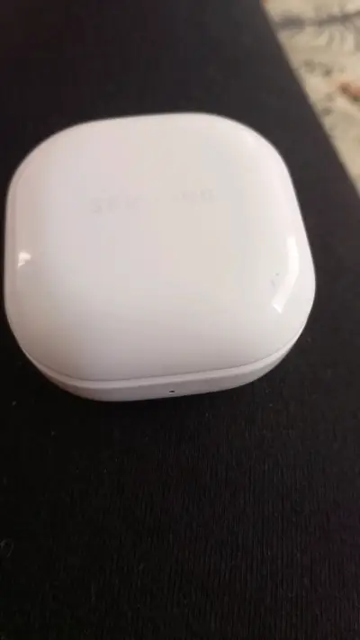 Audífonos inalámbricos Samsung Galaxy Buds negros - miniatura 2