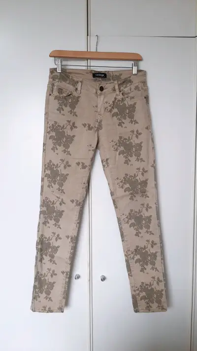 Pantalón floreado - miniatura 1