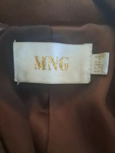 Abrigo largo marrón con cinturón para mujer - miniatura 3