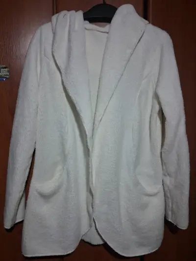 Abrigo de lana blanco con capucha para mujer - miniatura 1