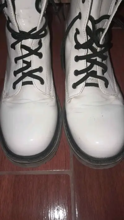 Botas blancas estilo militar con cordones - miniatura 4