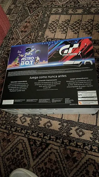 Consola  PS5 Digital Edition 825GB nueva y sellada - miniatura 3