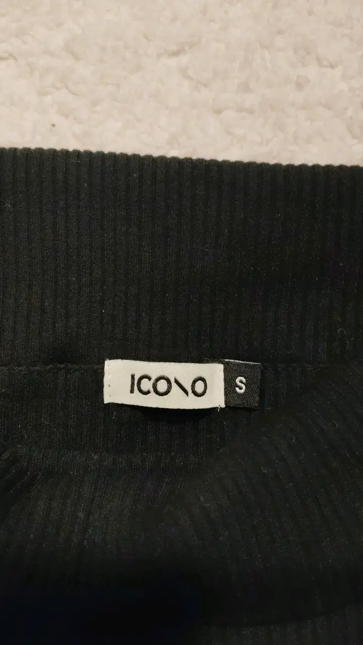 Polera negra hombros descubiertos Icono - 4