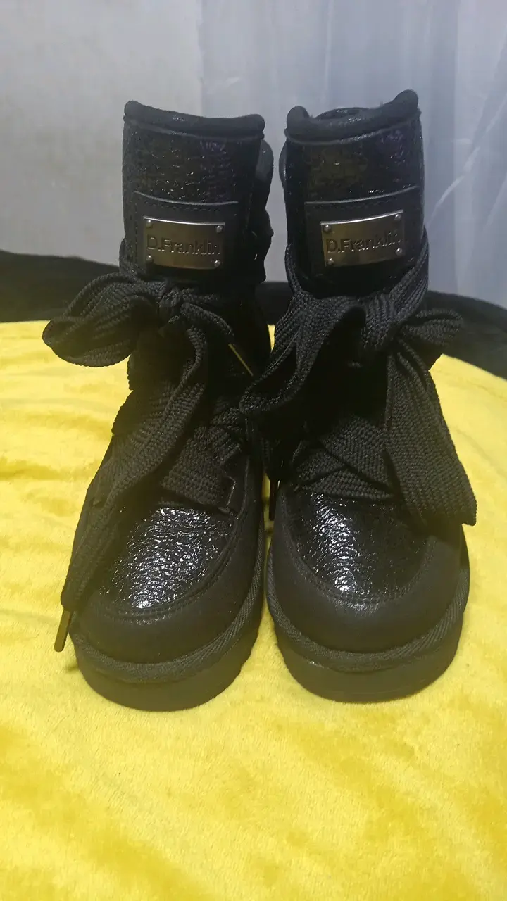Botines negros con chiporro