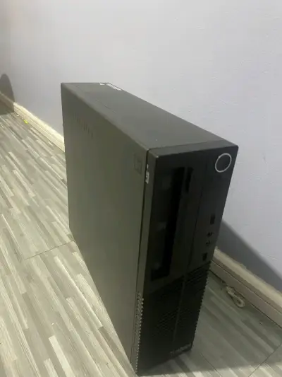 Computador de Escritorio Lenovo ThinkCentre con Monitor LG - miniatura 1