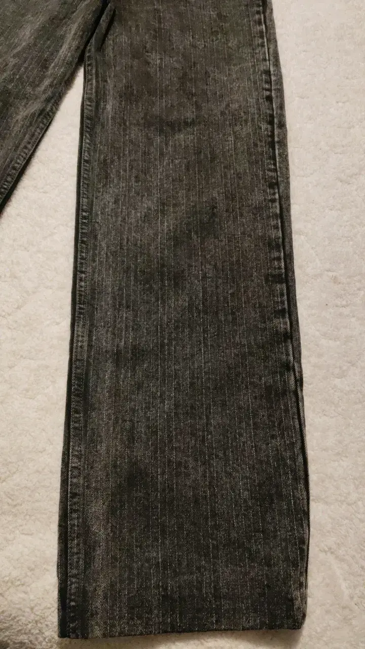 Jeans negros de corte recto para mujer - 2