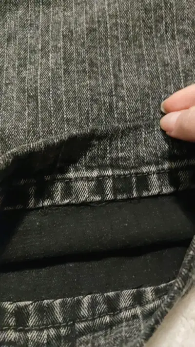 Jeans negros de corte recto para mujer - miniatura 3